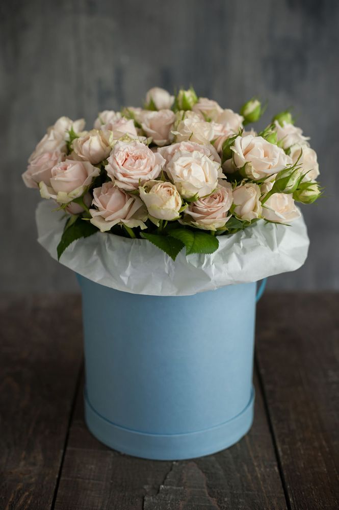 корпоративная коробка с розами для офиса в Магнитогорске