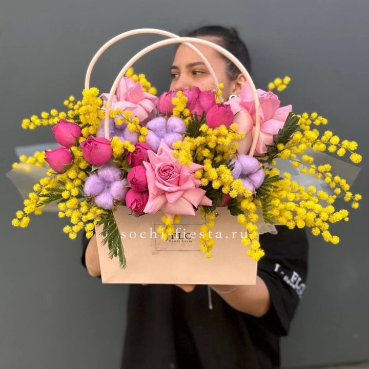 Сумочка мимозы и роз "Примавера" в Магнитогорске