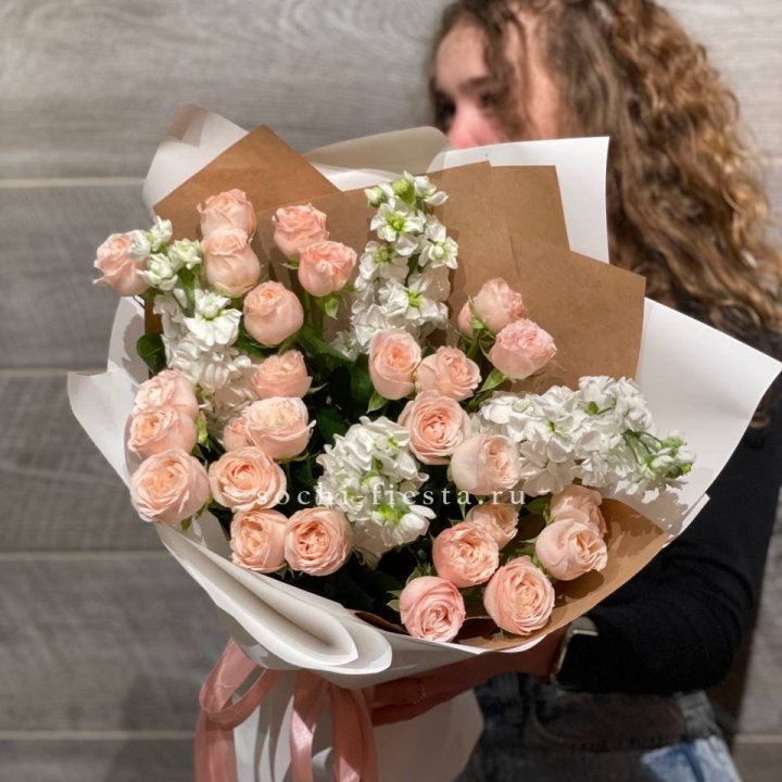 Букет бомбасти и маттиола в Магнитогорске