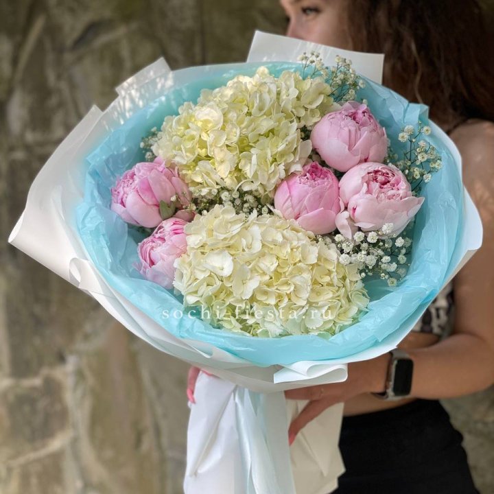 Букет с пионами "Блюсом" в Магнитогорске