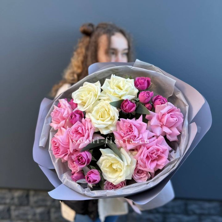 Букет французских и пионовидных роз в Магнитогорске