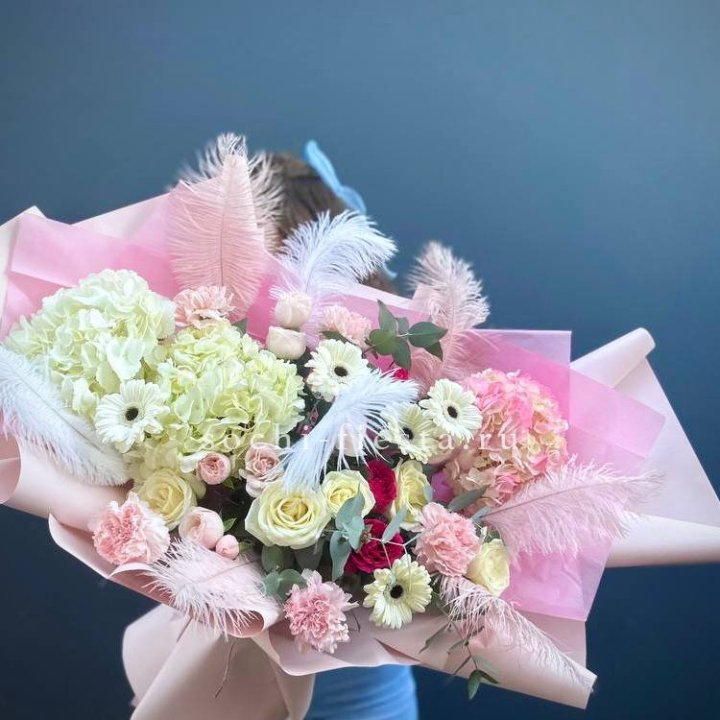 Дизайнерский букет "Валенсия-3" в Магнитогорске