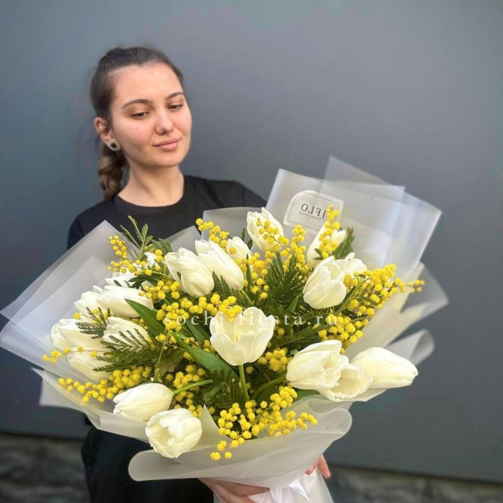 Букет тюльпанов и мимозы в Магнитогорске