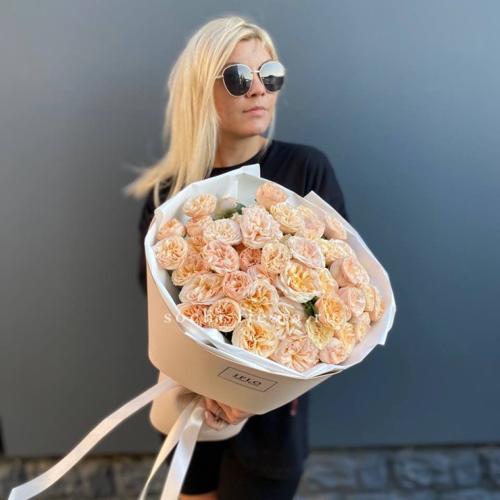 15 пионовидных роз №2 в Магнитогорске