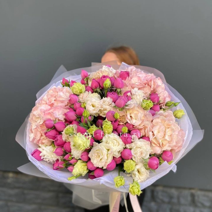  Букет  гортензий и Мисти в Магнитогорске