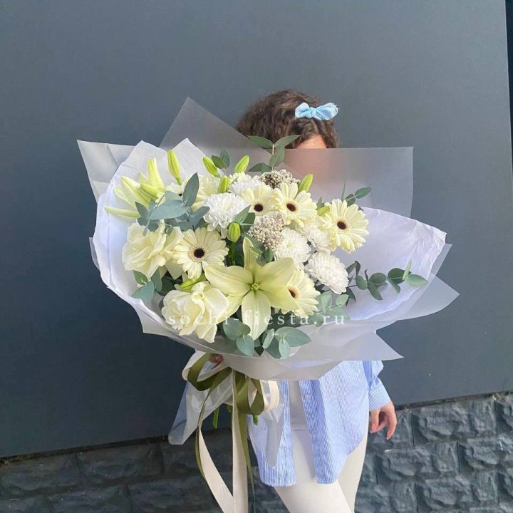 Букет с лилией и герберой в Магнитогорске