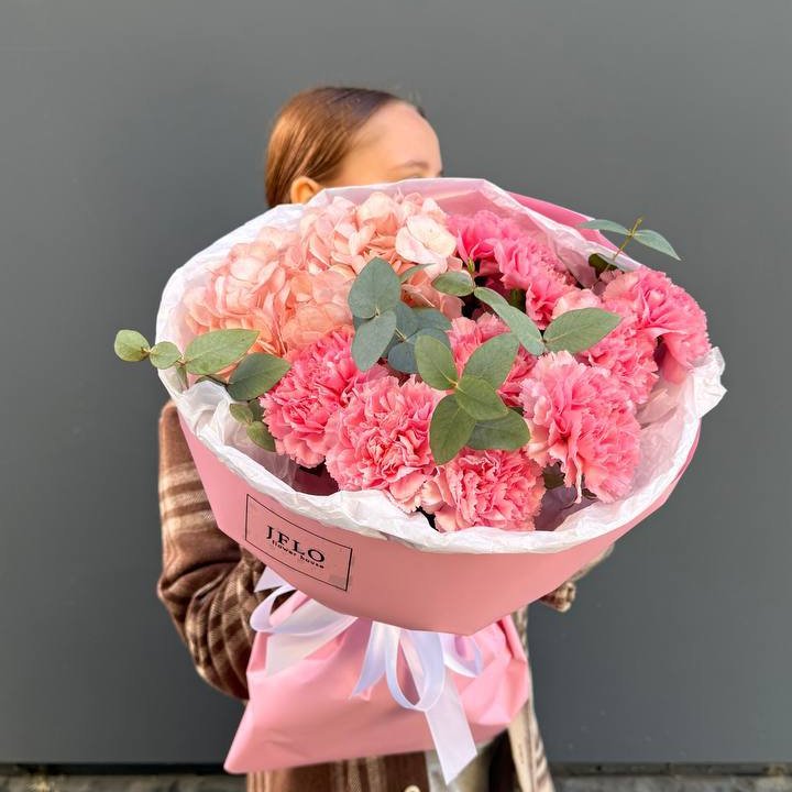 Дуо диантусы и гортензия в Магнитогорске