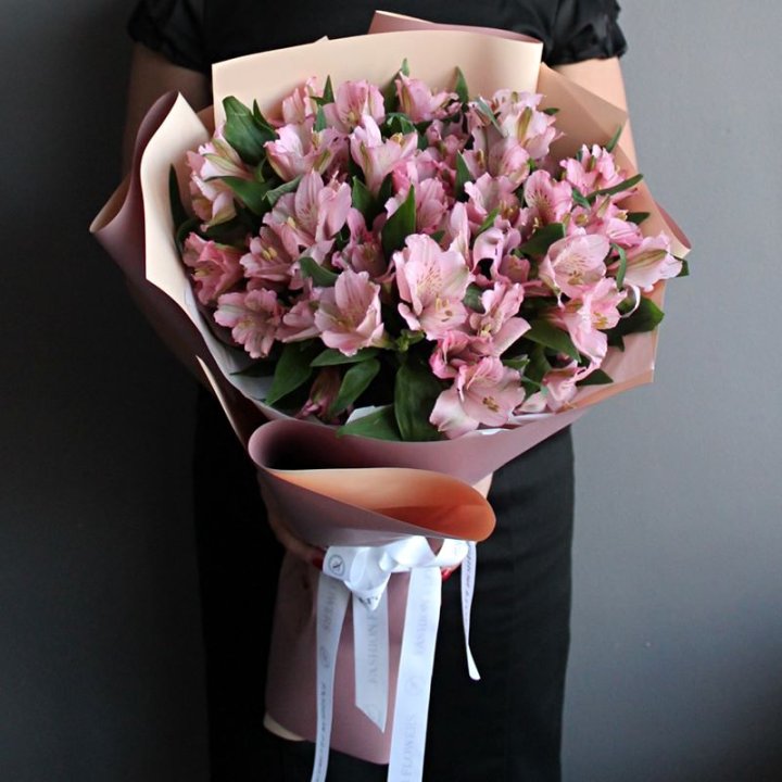 Букет розовых альстромерий в Магнитогорске