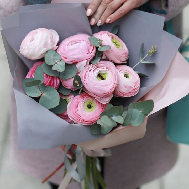 Ранункулюсы с эвкалиптом №1 в Магнитогорске