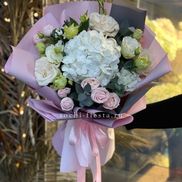 Букет с гортензией №3 в Магнитогорске