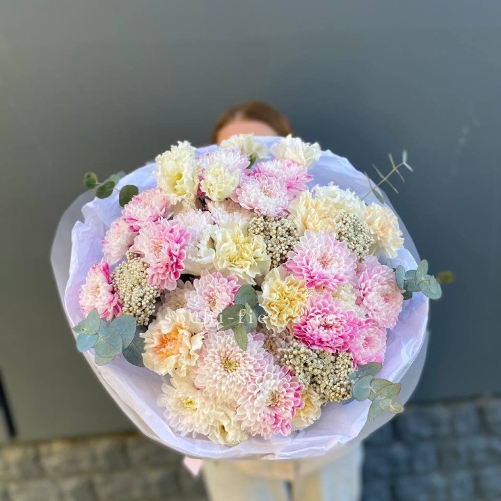 Букет из стойких цветов  в Магнитогорске