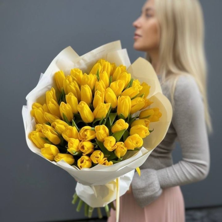 51 желтый тюльпан в Магнитогорске