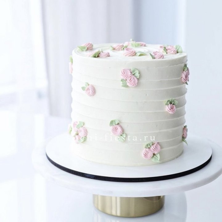 Торт "Розы в снегу" в Магнитогорске