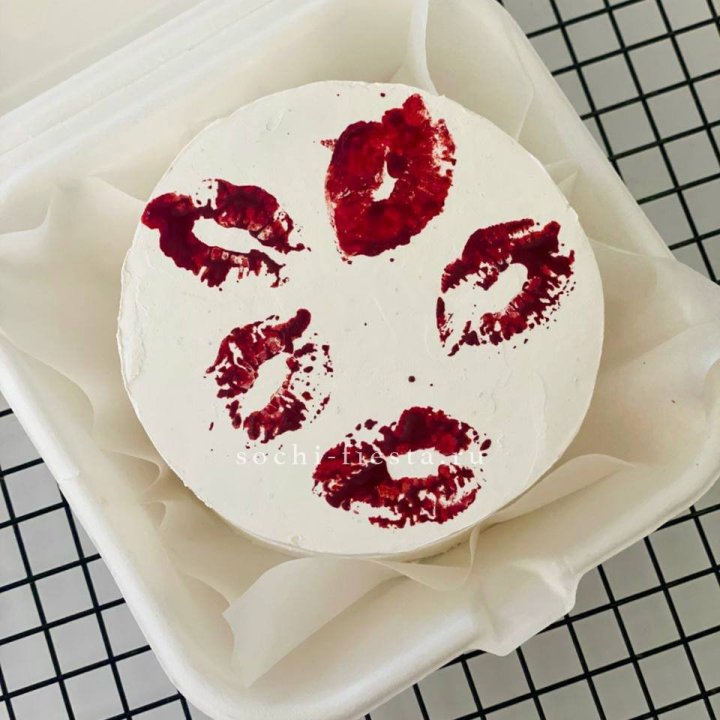 Бенто-торт "Поцелуй" в Магнитогорске