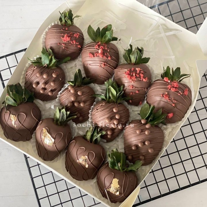 Клубника в шоколаде 12 ягод в Магнитогорске