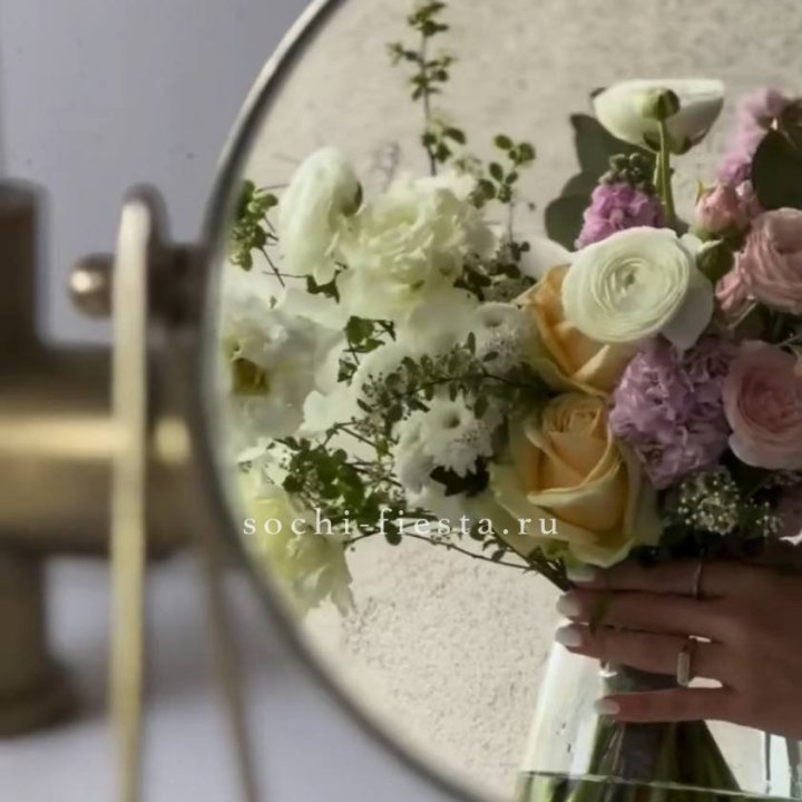 Цветочная подписка "Пакет средний" в Магнитогорске