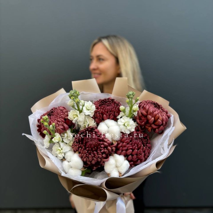 Хризантемы с маттиолой в Магнитогорске