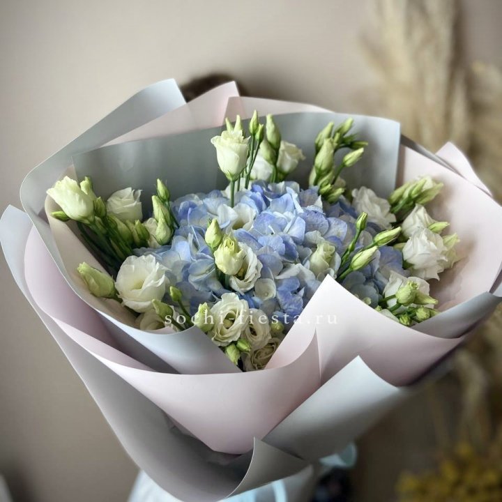Букет с гортензией "Адель" в Магнитогорске