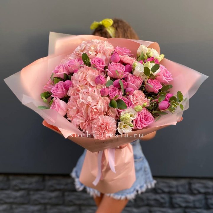 Авторский букет "Восторг" в Магнитогорске