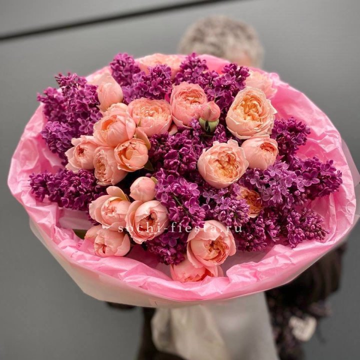  Дуо букет из кустовых роз и сирени в Магнитогорске