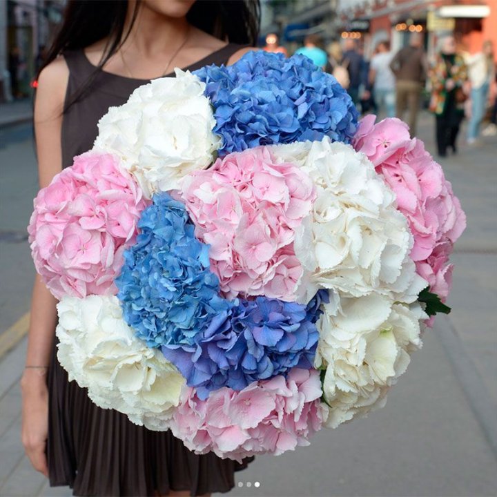 Букет гортензий "Инь-Янь" в Магнитогорске