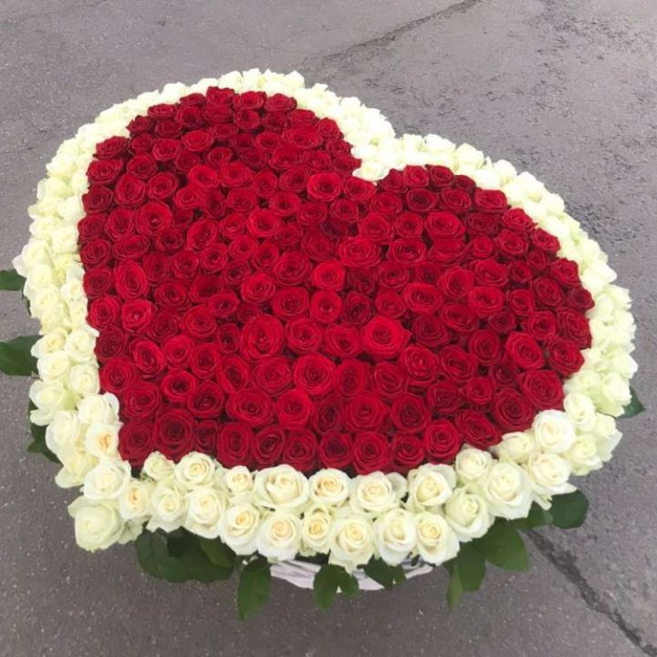 333 розы в корзине в Магнитогорске