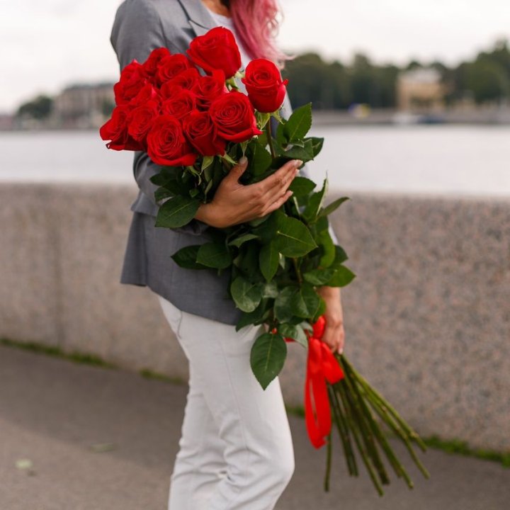 15 метровых голландских роз в Магнитогорске