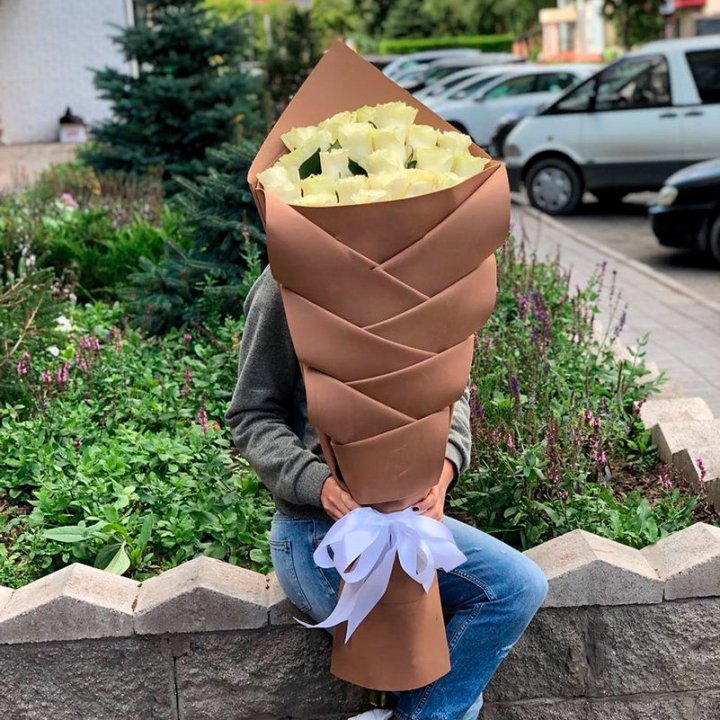 Голландские розы белые "Рыбка" в Магнитогорске