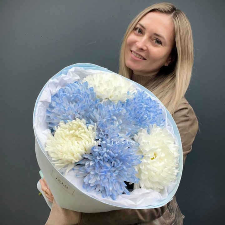 Букет из 7 хризантем  в Магнитогорске