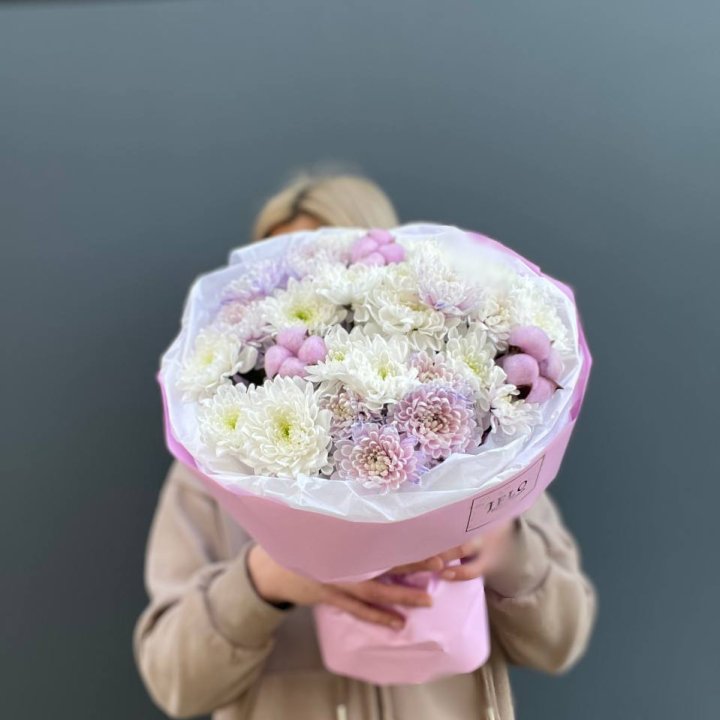 7 нежных хризантем в Магнитогорске