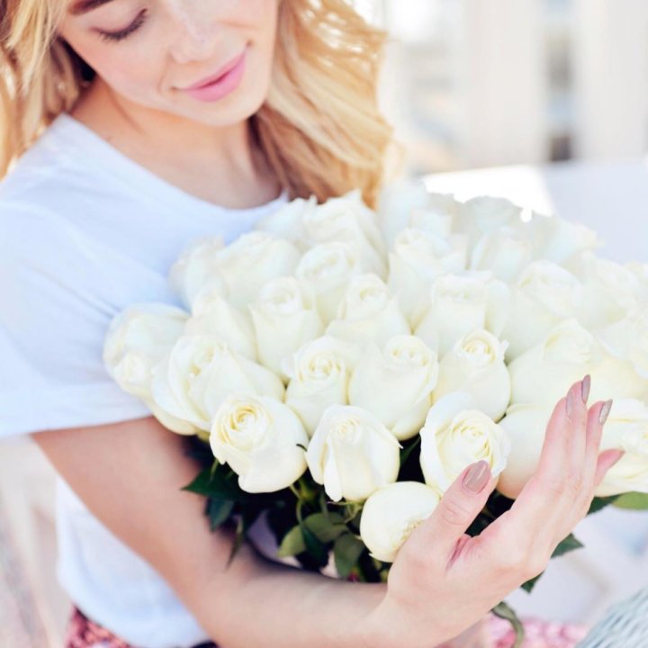 Букет высоких роз "Облака" в Магнитогорске