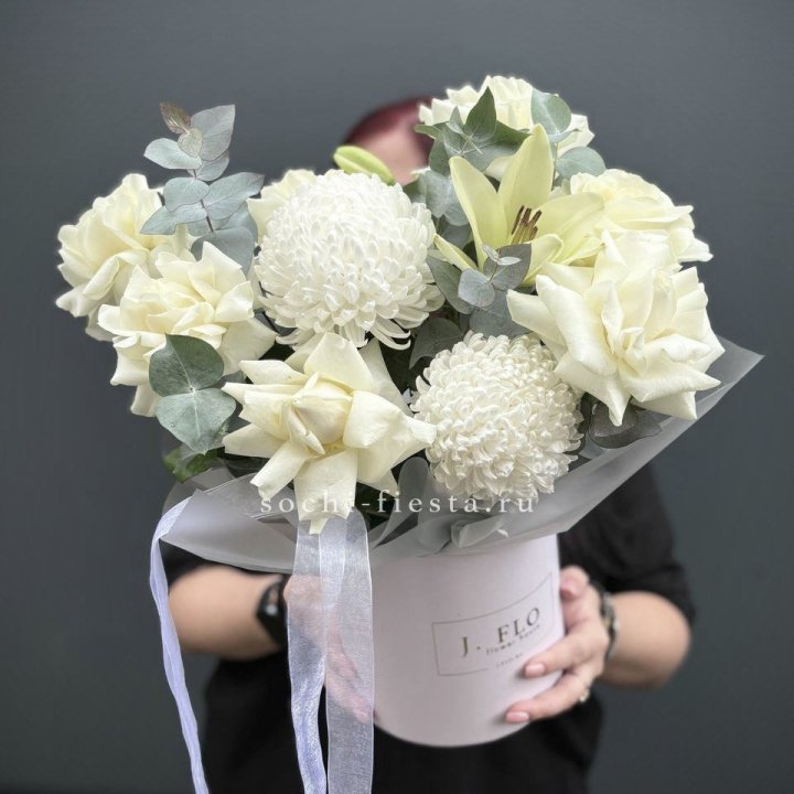 Цветы в шляпной коробке  в Магнитогорске