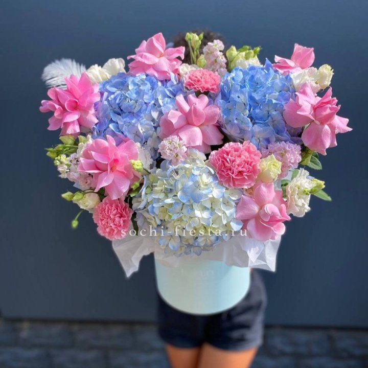 Коробка с цветами "Лемия" в Магнитогорске