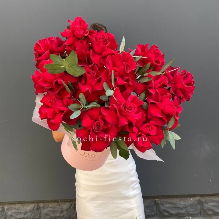 Бокс из 17 французских роз в Магнитогорске