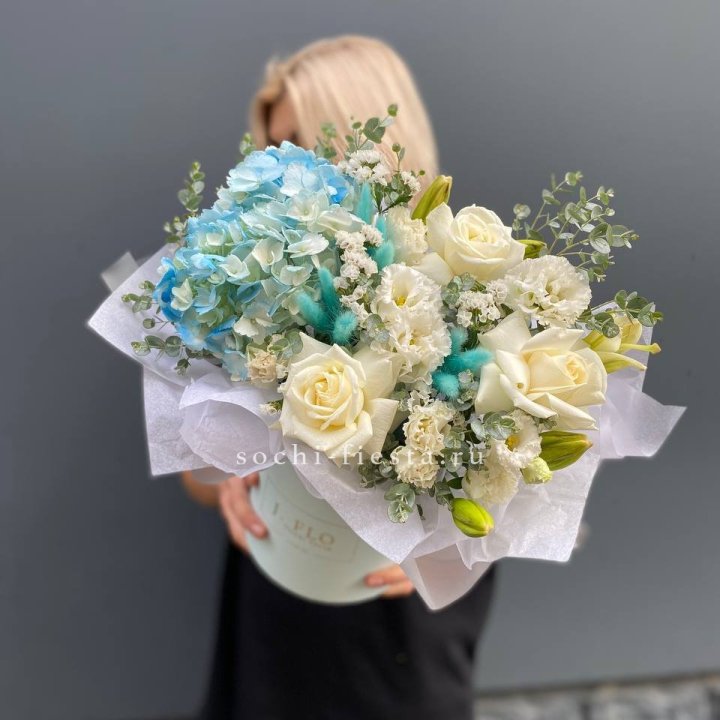 Цилиндр в голубых оттенках №1 в Магнитогорске