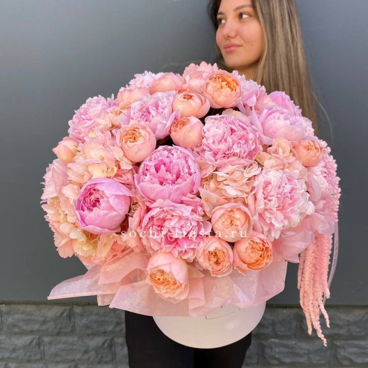 Коробка с пионами "Дабл фловер" в Магнитогорске