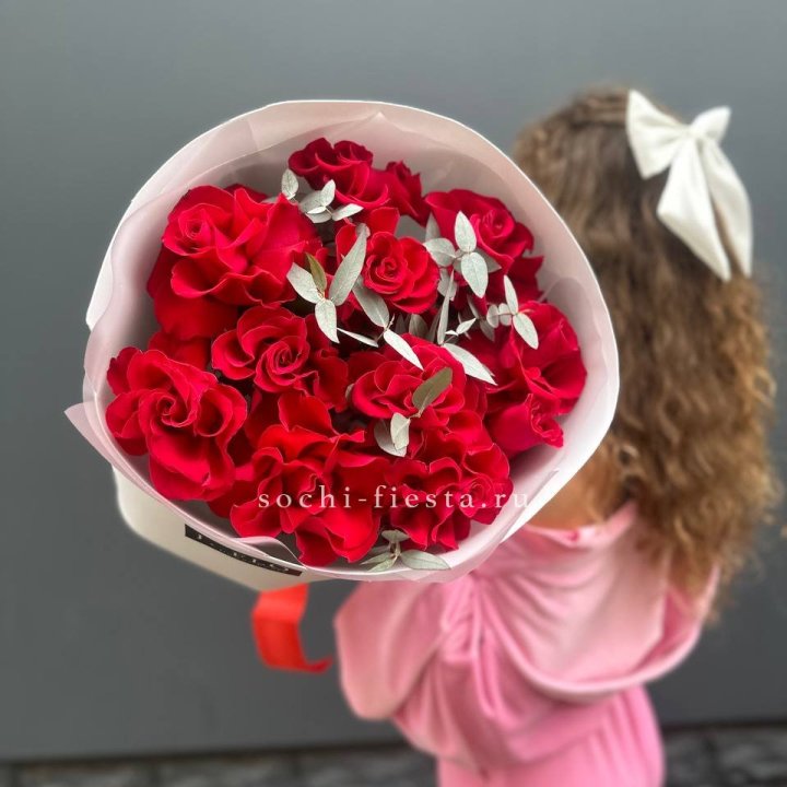 11 Красных французских роз в Магнитогорске