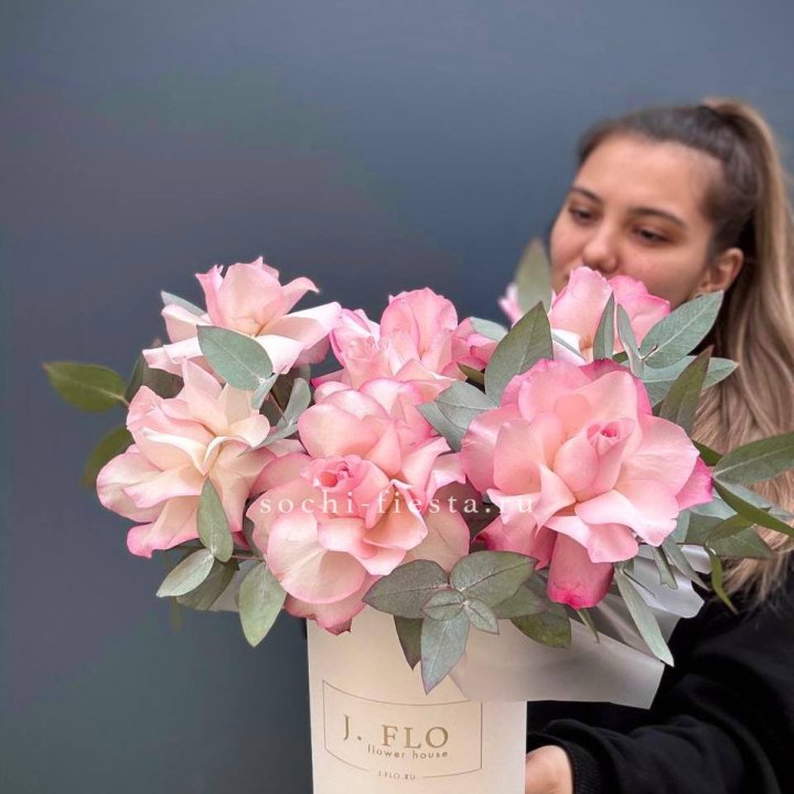 7 Французских роз в боксе в Магнитогорске