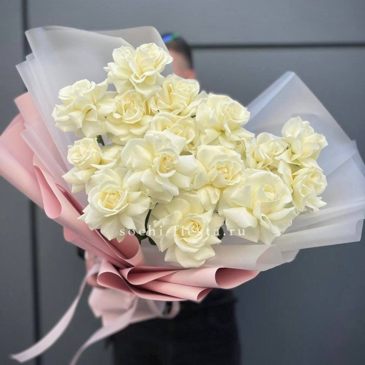 Букет из 15 французских роз Вайт дрим в Магнитогорске