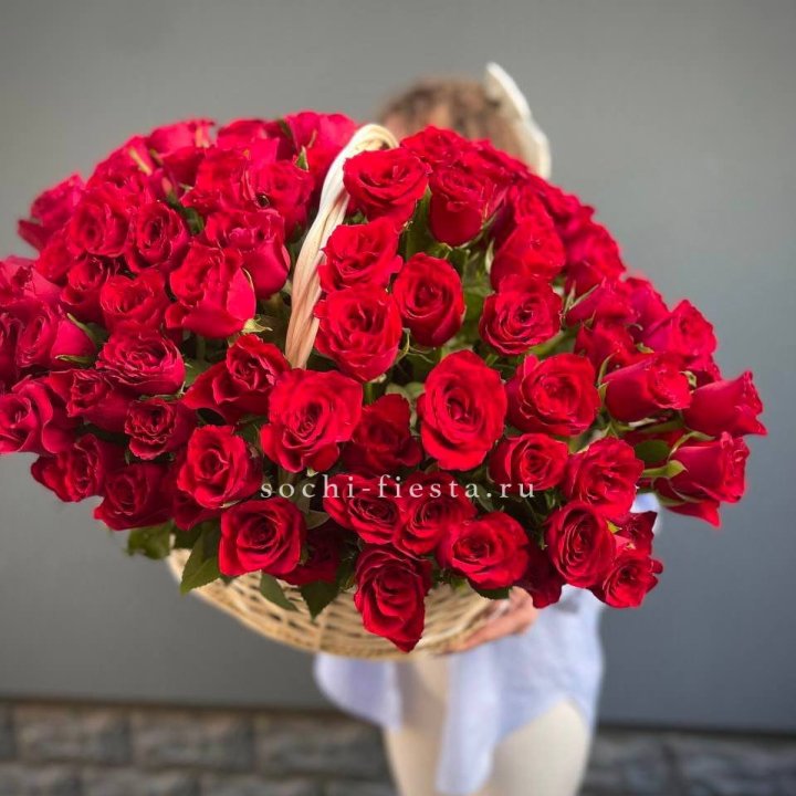 121 красная роза в корзине   в Магнитогорске