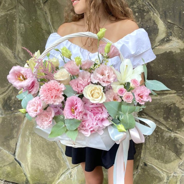 Авторская корзина "Миа" в Магнитогорске