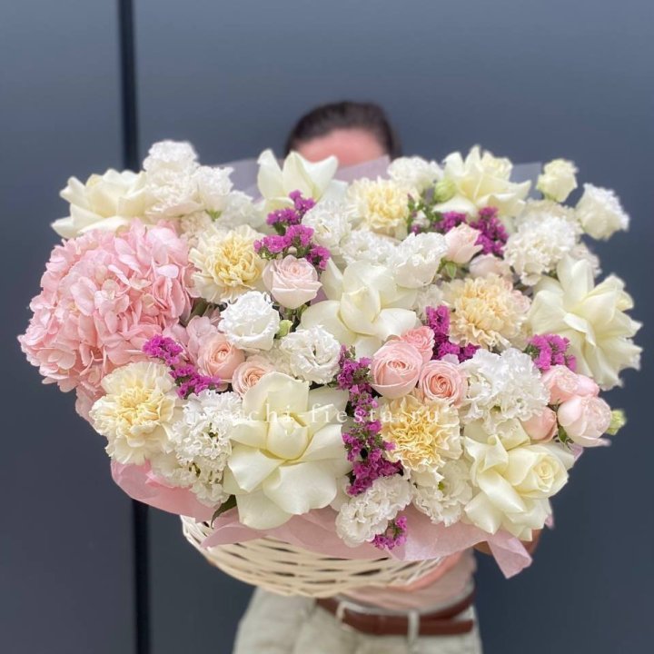Корзина "Воздушная нежность" в Магнитогорске