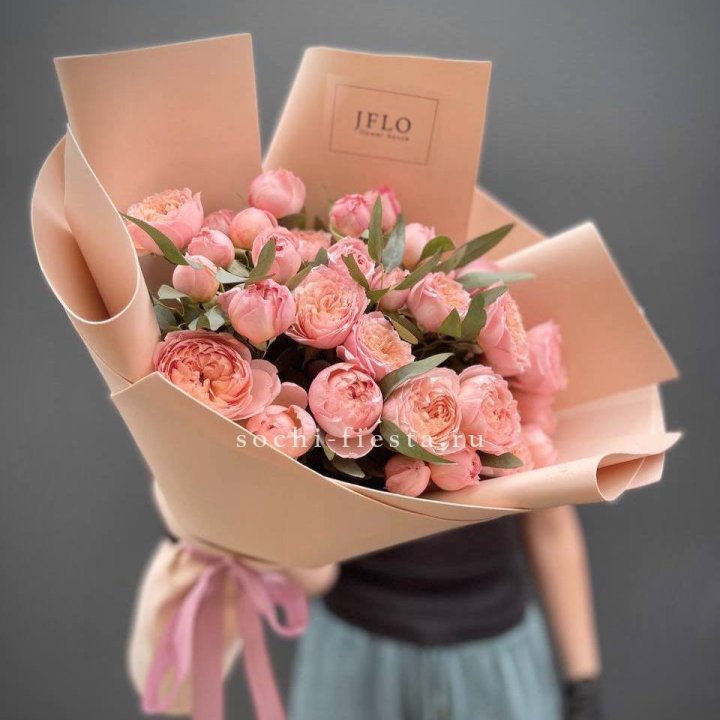 Букет из 9 кустовых роз Джульетта в Магнитогорске