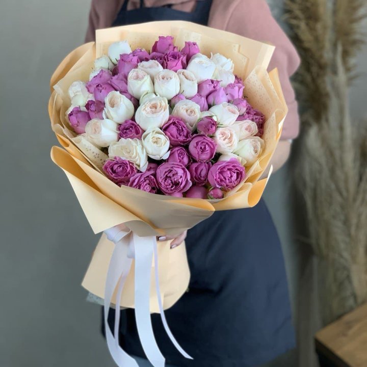 Букет кустовых роз Джулиана в Магнитогорске