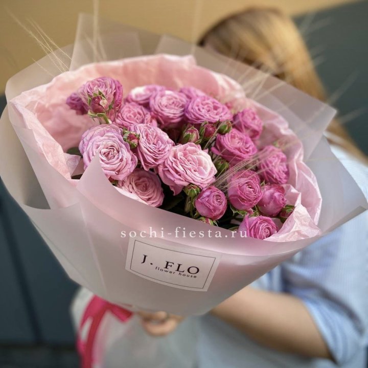 Пионовидные розы Мадам Бомбастик Pink в Магнитогорске