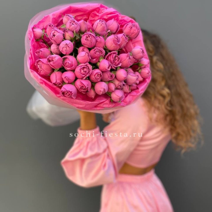 Букет из пионовидных роз  в Магнитогорске