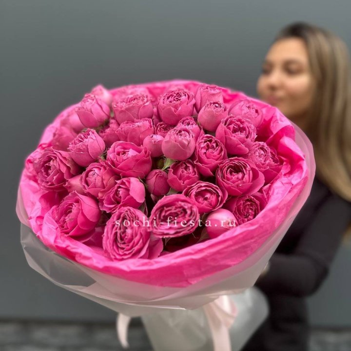 Букет из пионовидных роз  в Магнитогорске