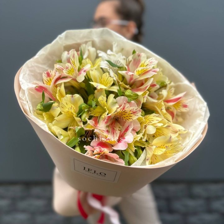 Альстромерии в нежном оформлении в Магнитогорске