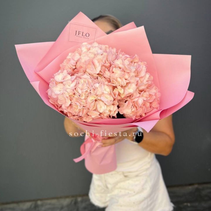 Букет гортензий "Крем" в Магнитогорске