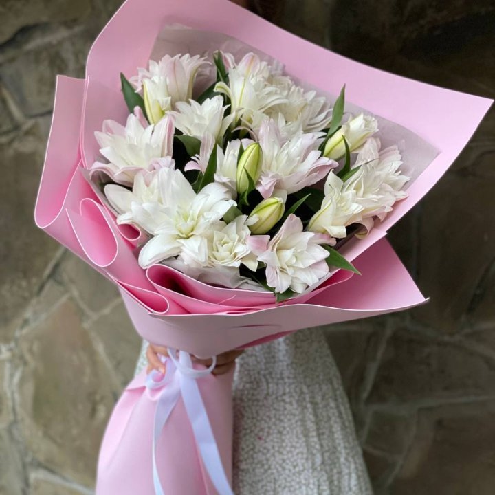 Букет пионовидных лилий №1 в Магнитогорске